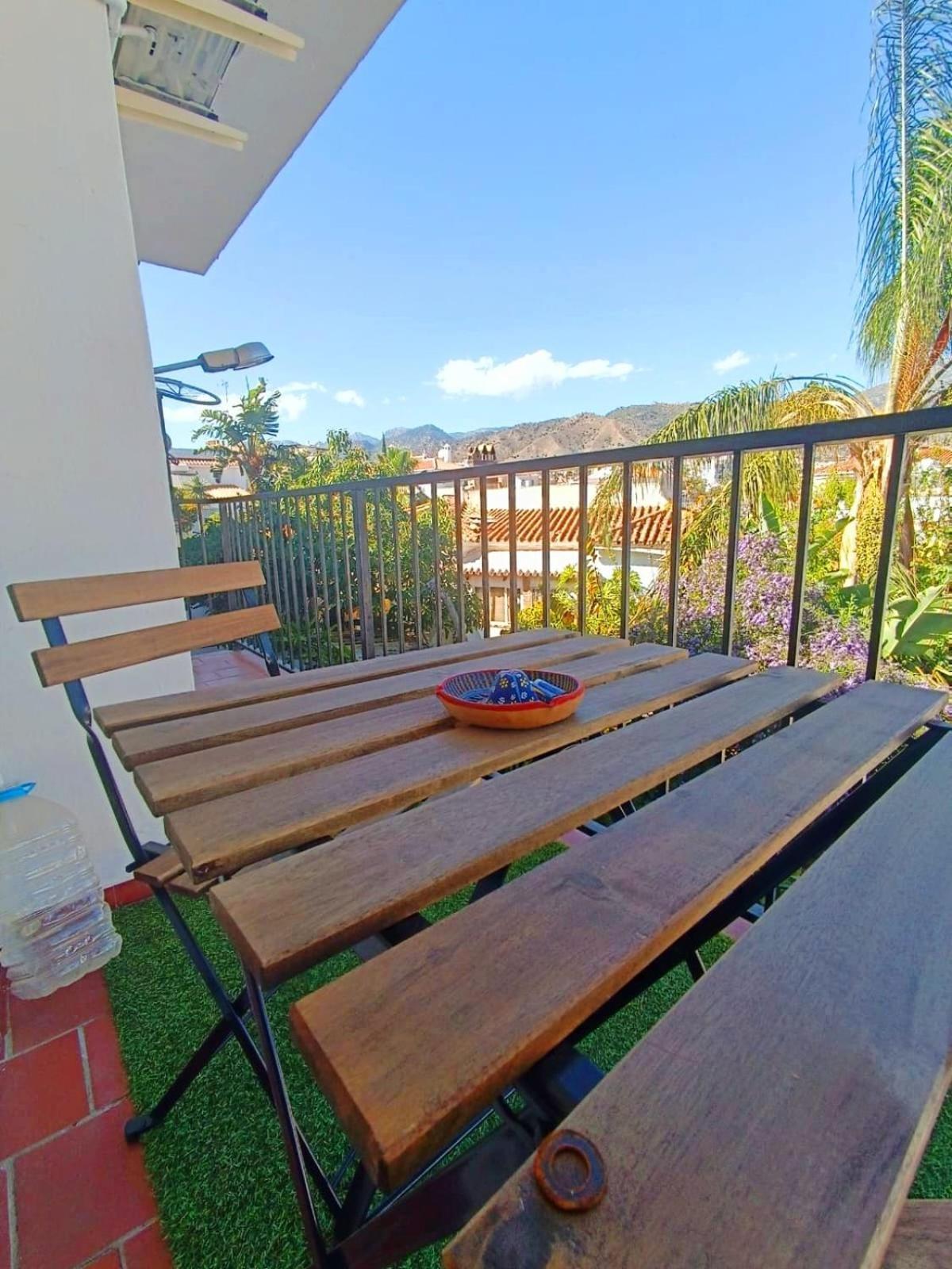 Apartamento Alarve เนร์คา ภายนอก รูปภาพ